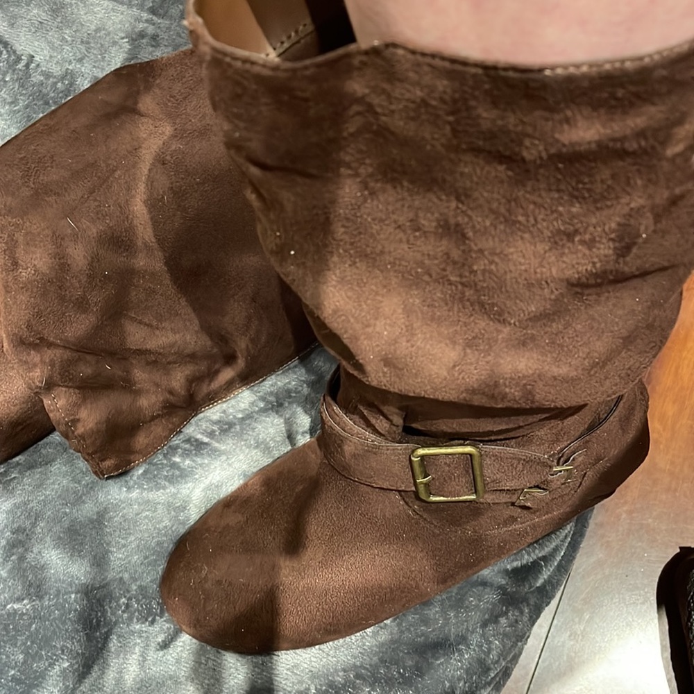 Chocolate Brown Pull On Slouch Boots. Size 9.5
